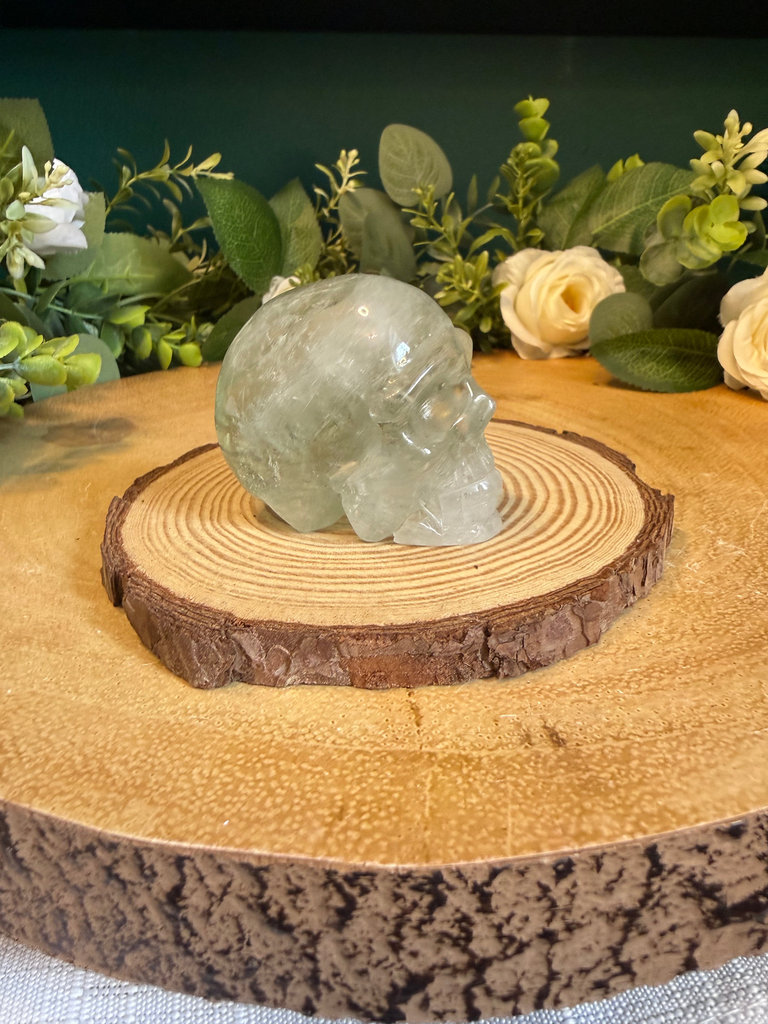 Green Quartz Skull – 111g